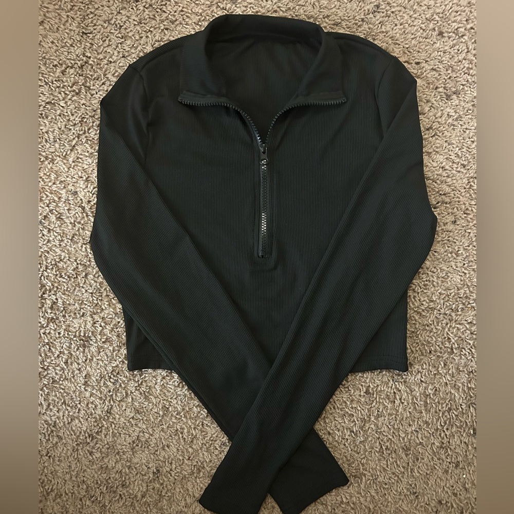 Black Cropped Long Sleeve